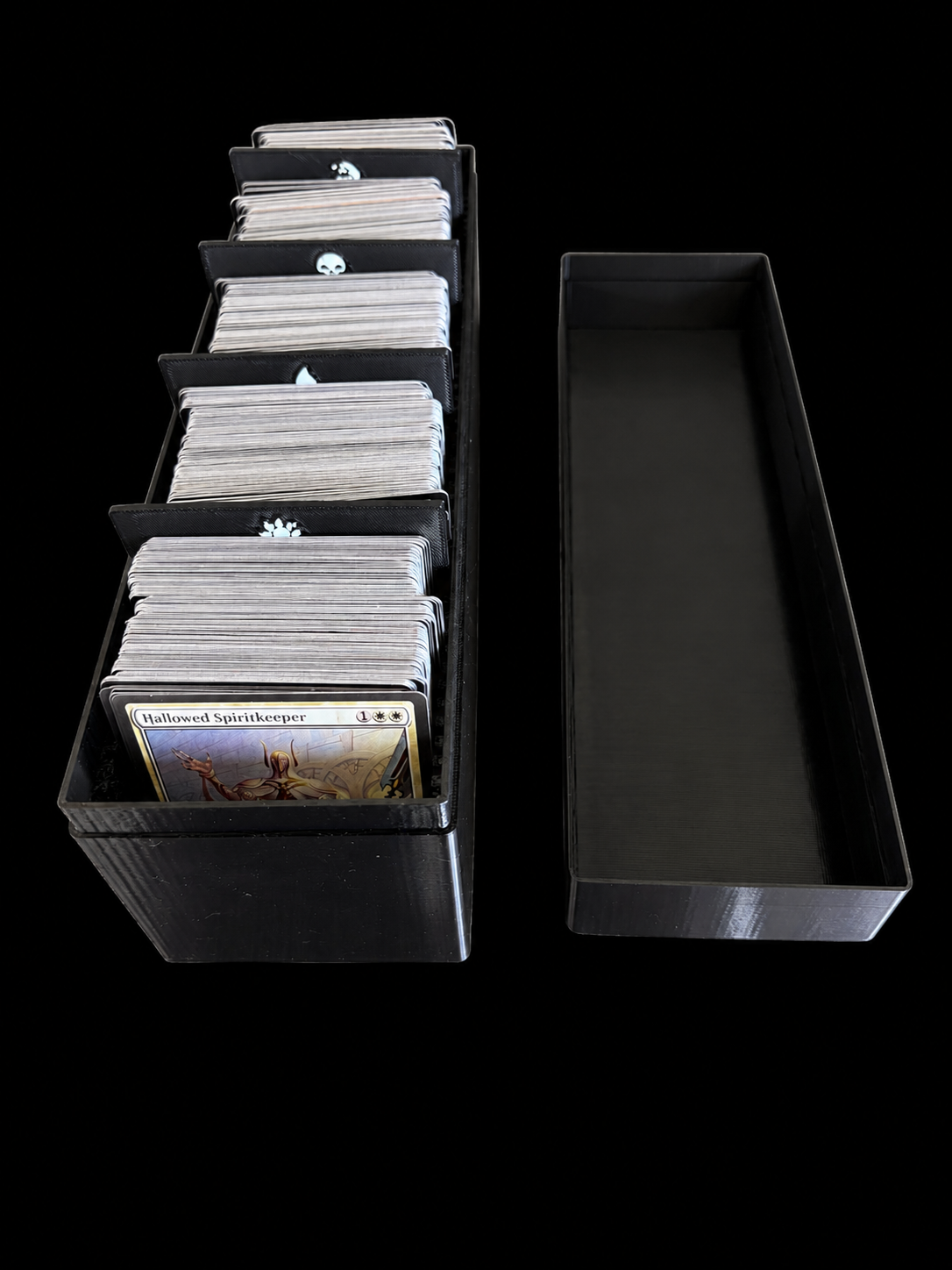 Bulk Box Tolarian con compartimentos para cartas y tapa independiente